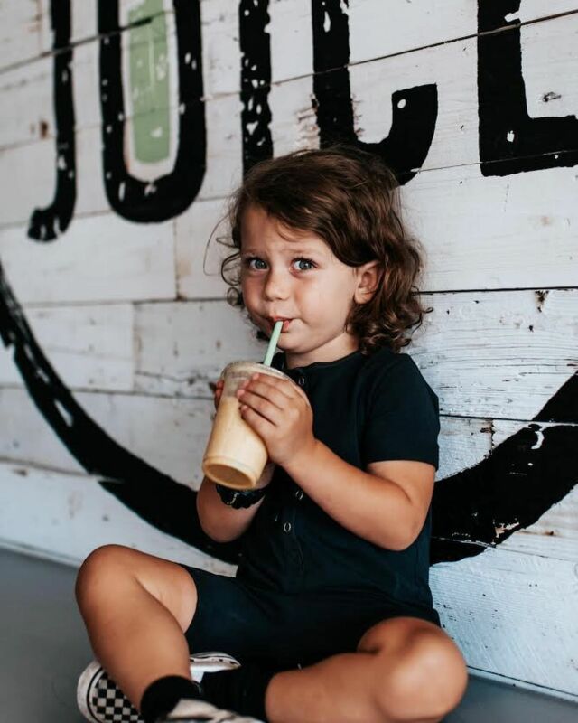👩‍👧 Show your mini how to fuel their body with Organic goodness! 🍎🍌

Never Miss a Monday, get a FREE kids smoothie with purchase **at participating locations, see store for details** 
#mondaymotivation #cleanjuice #monday